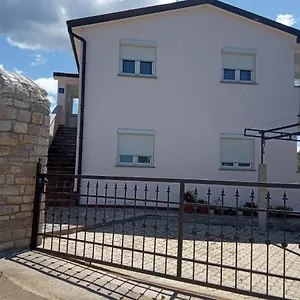 Alina Appartamento Umago