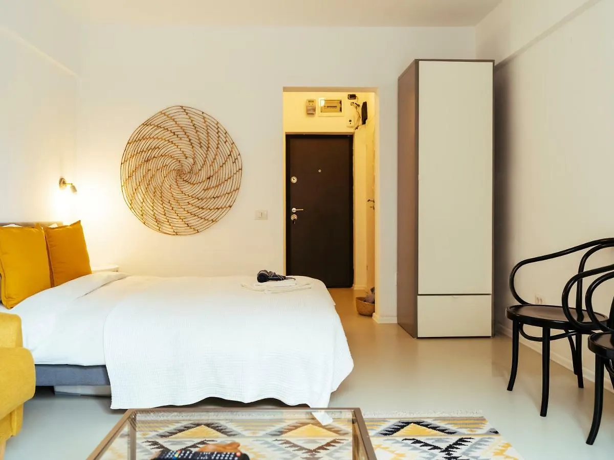 Top Location - Queen Elizabeth Studio Flat Bucharest Apartment
