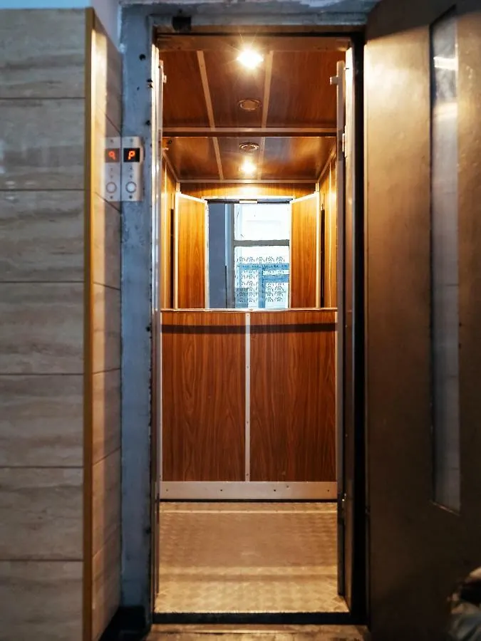 Apartment Top Location - Queen Elizabeth Studio Flat Bucharest