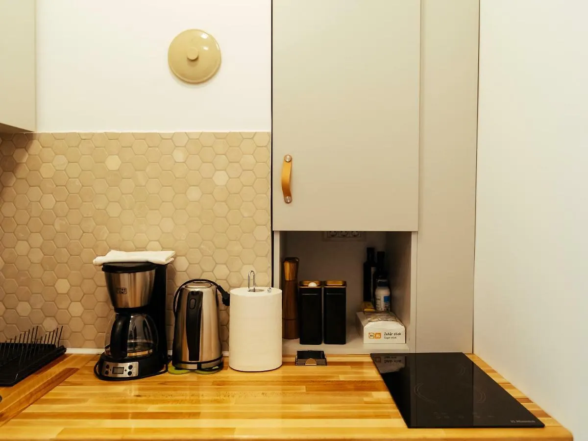 Top Location - Queen Elizabeth Studio Flat Bucharest 0*,  Romania