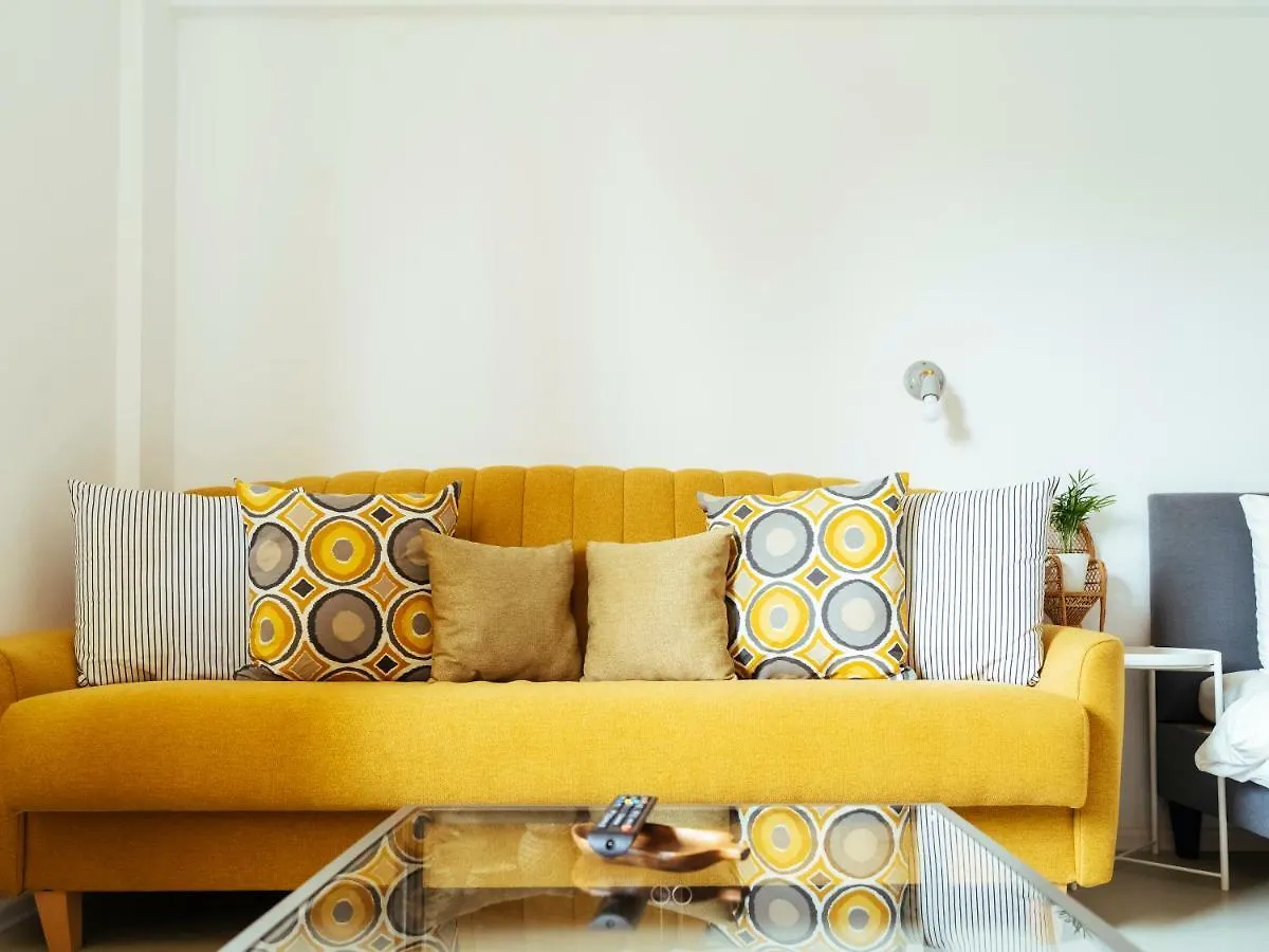 Top Location - Queen Elizabeth Studio Flat Bucharest 0*,  Romania
